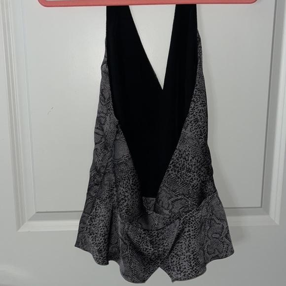 GUESS halter open back a nake print top - Picture 2 of 6